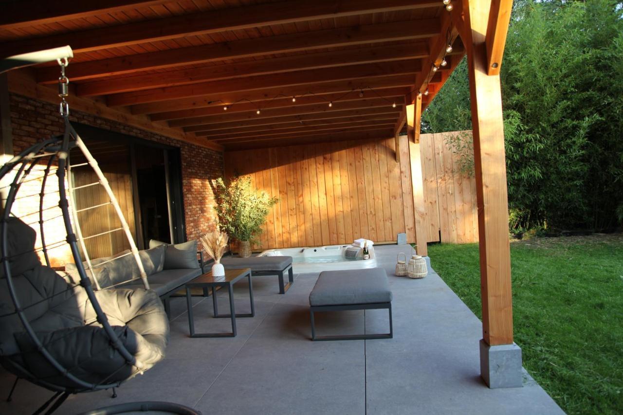 Dionbulles & Dionlodge Guesthouse, Private Wellness Pool In Option 绍蒙－吉斯图 外观 照片