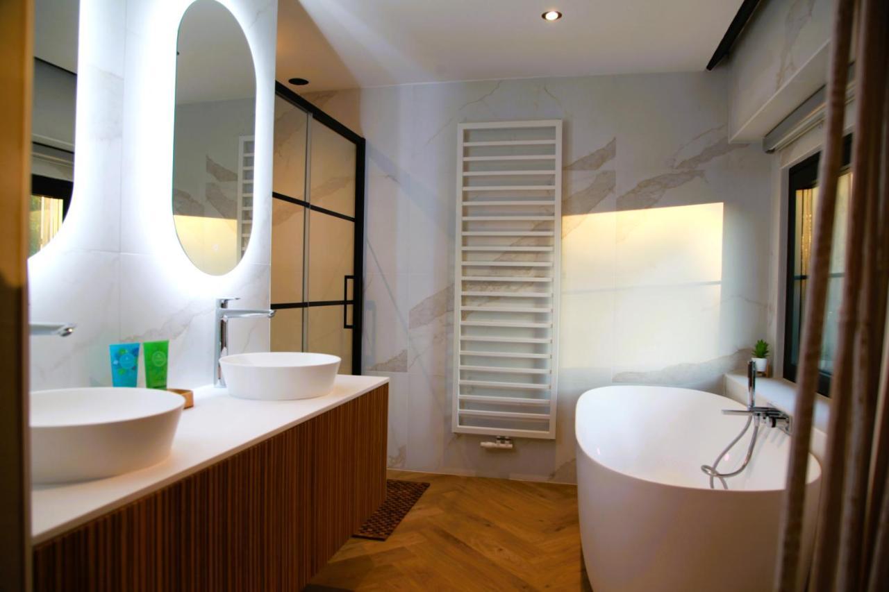 Dionbulles & Dionlodge Guesthouse, Private Wellness Pool In Option 绍蒙－吉斯图 外观 照片